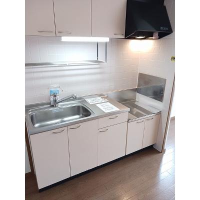 アヴニールⅧ 202【管理NO：1-010365404-02020】 ★家具家電は申し込み後に搬入します★の物件写真3