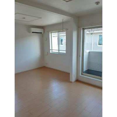 ジュネス　ド　アーサ 201【管理NO：1-017212001-02010】 ★家具家電は申し込み後に搬入しますの物件写真2