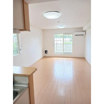 プリティ 201【管理NO：1-016063101-02010】 ★家具家電は申し込み後に搬入します★の物件写真2