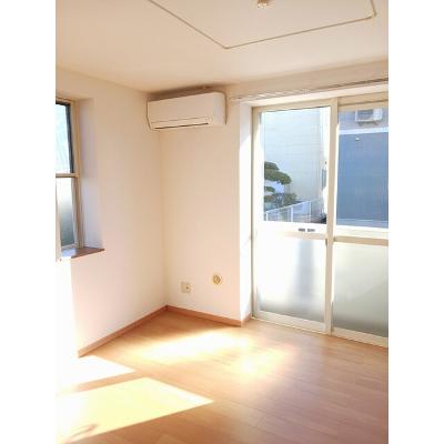 エトワールⅠ 101【管理NO：1-011169101-01010】 ★家具家電は申し込み後に搬入します★の物件写真2