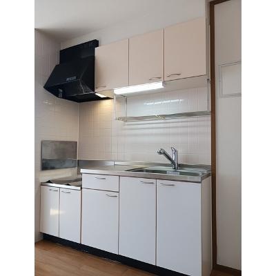 アヴニールⅥ 201【管理NO：1-010365402-02010】 ★家具家電は申し込み後に搬入します★の物件写真3