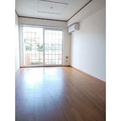 アヴニールⅡ 102【管理NO：1-010244701-01020】 ★家具家電は申し込み後に搬入します★の物件写真2