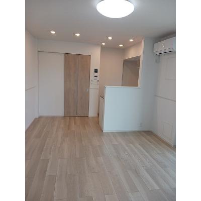 ルポン　ボヌール 301【管理NO：1-028588101-03010】 ★家具家電は申し込み後に搬入します★の物件写真2