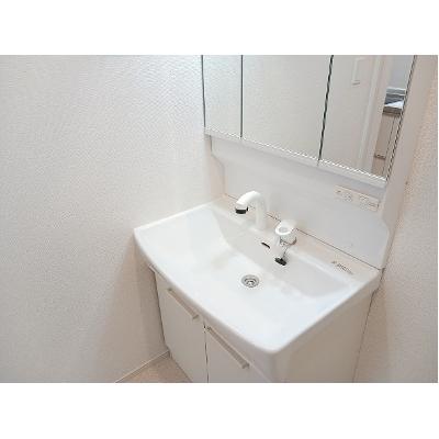 apartment 埼玉県三郷市新和３丁目１１０ 

↓地図はこちらから