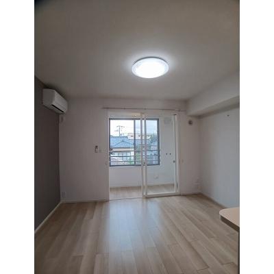 グランアベリア 203【管理NO：1-028003301-02030】 ★家具家電は申し込み後に搬入しますの物件写真2