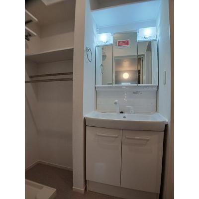 グランアベリア 203【管理NO：1-028003301-02030】 ★家具家電は申し込み後に搬入しますの物件写真6