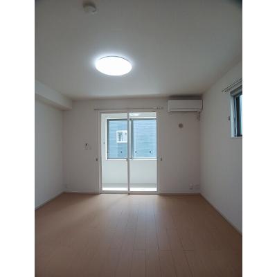 ベルクローバー 104【管理NO：1-019017801-01040】 ★家具家電は申し込み後に搬入しますの物件写真2