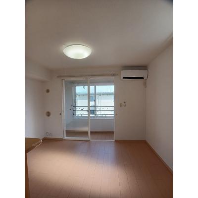 プルメリアⅣ 205【管理NO：1-016335104-02050】 ★家具家電は申し込み後に搬入します★の物件写真2