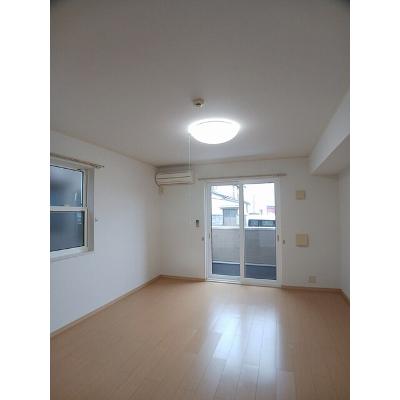 ＯＷＬ（アウル）－Ⅲ 101【管理NO：1-015950001-01010】 ★家具家電は申し込み後に搬入しますの物件写真2