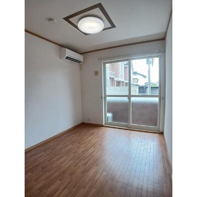 フィオレンテⅡ 102【管理NO：1-013307902-01020】 ★家具家電は申し込み後に搬入しますの物件写真2