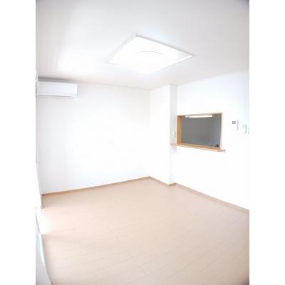 リュミエール学校町 203【管理NO：1-014624601-02030】 ★家具家電は申し込み後に搬入します 2026年07月上旬入居可能の物件写真2