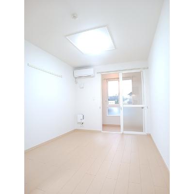 リバーサイド　セナ 101【管理NO：1-017034701-01010】 ★家具家電は申し込み後に搬入します★の物件写真2