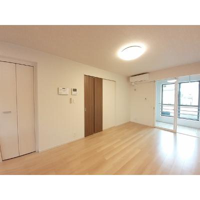 エスポワール　ミコト　Ⅱ 101【管理NO：1-027366201-01010】 ★家具家電は申し込み後に搬入しますの物件写真2