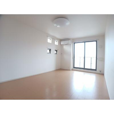 プチメゾン泉 101【管理NO：1-017630701-01010】 ★家具家電は申し込み後に搬入します★の物件写真2