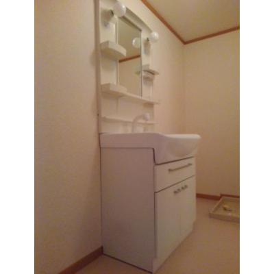 レインボーマウンテン 201【管理NO：1-013006701-02010】 ★家具家電は申し込み後に搬入しますの物件写真6
