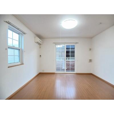ウララ 101【管理NO：1-014484501-01010】 ★家具家電は申し込み後に搬入します 2026年08月上旬入居可能の物件写真2