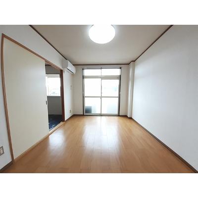 レザンドール 202【管理NO：1-005150901-02020】 ★家具家電は申し込み後に搬入しますの物件写真2