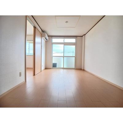 エルディム花水木西棟 201【管理NO：1-004632202-02010】 ★家具家電は申し込み後に搬入します★の物件写真2