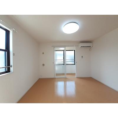 サンライト　ムーン 201【管理NO：1-018998701-02010】 ★家具家電は申し込み後に搬入します★の物件写真2