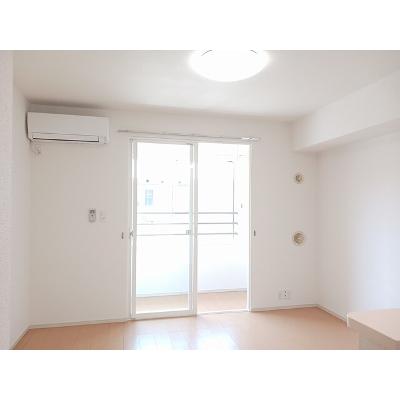 アッシュ８　Ａ 203【管理NO：1-018411201-02030】 ★家具家電は申し込み後に搬入しますの物件写真2