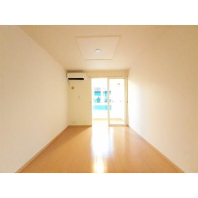 サウス　スプリング 102【管理NO：1-017566901-01020】 ★家具家電は申し込み後に搬入しますの物件写真2
