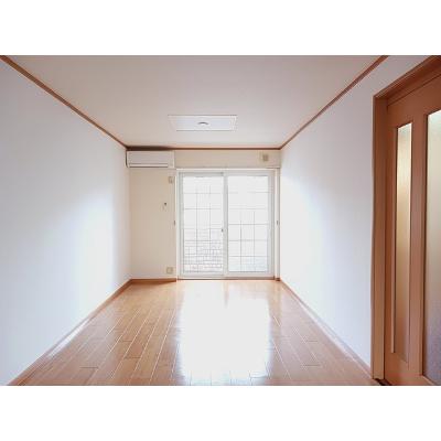 プリムローズⅡ 101【管理NO：1-012341002-01010】 ★家具家電は申し込み後に搬入しますの物件写真2
