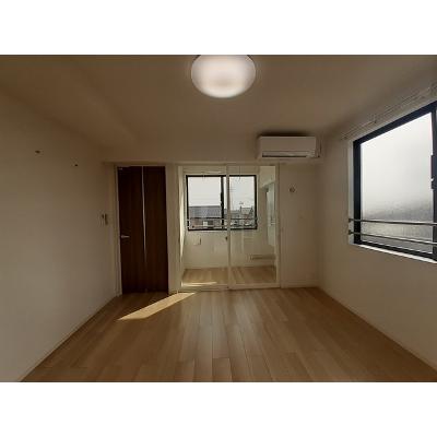 ラ・ルミエール 305【管理NO：1-026730401-03050】 ★家具家電は申し込み後に搬入しますの物件写真2