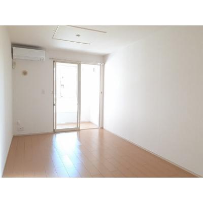カリメーラ 101【管理NO：1-018303601-01010】 ★家具家電は申し込み後に搬入します 2026年08月上旬入居可能の物件写真2