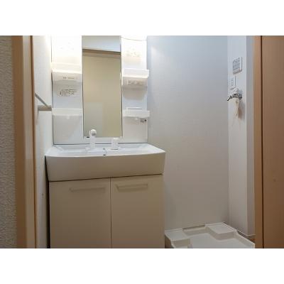 グランティス 101【管理NO：1-017327901-01010】 ★家具家電は申し込み後に搬入しますの物件写真6