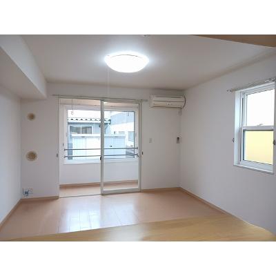 サイモン　ＥＩＧＨＴ 106【管理NO：1-015839601-01060】 ★家具家電は申し込み後に搬入します 2026年07月中旬入居可能の物件写真2