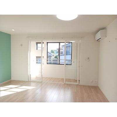 ミラノⅥ　Ａ 202【管理NO：1-027438801-02020】 ★家具家電は申し込み後に搬入しますの物件写真2
