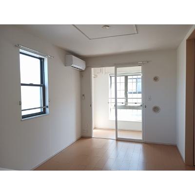 フェリス 205【管理NO：1-019857401-02050】 ★家具家電は申し込み後に搬入しますの物件写真2