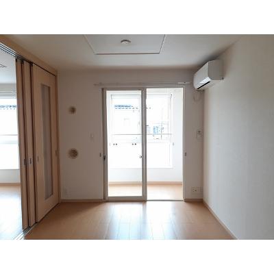 ベルグラ－ス　Ａ 201【管理NO：1-016535901-02010】 ★家具家電は申し込み後に搬入しますの物件写真2
