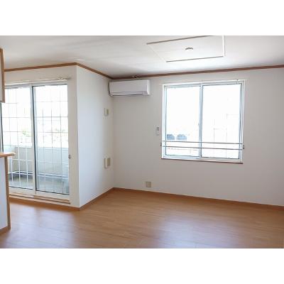 パルテール 202【管理NO：1-011503401-02020】 ★家具家電は申し込み後に搬入しますの物件写真2