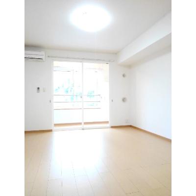 メゾン　ド　ファン・ジニ 101【管理NO：1-015165601-01010】 ★家具家電は申し込み後に搬入します★の物件写真2