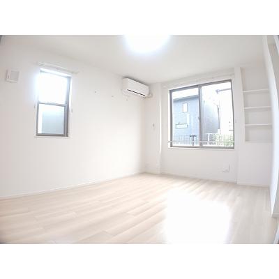 ユ・クラルテ 101【管理NO：1-027423201-01010】 ★家具家電は申し込み後に搬入します★の物件写真2