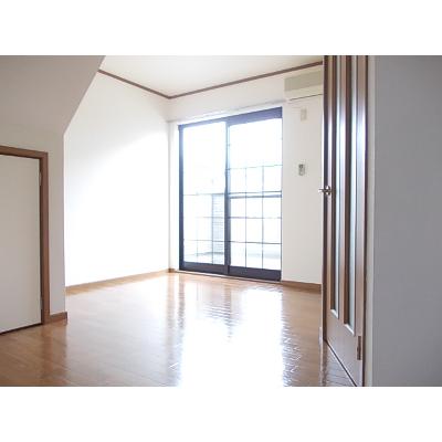 ノーブル１ 103【管理NO：1-010297601-01030】 ★家具家電は申し込み後に搬入します★の物件写真2