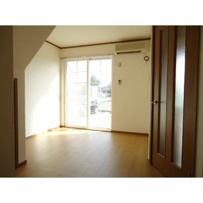 　花梨 102【管理NO：1-010334101-01020】 ★家具家電は申し込み後に搬入しますの物件写真2