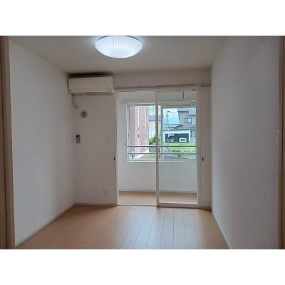 サナンドイ－スト　Ｂ 102【管理NO：1-017870802-01020】 ★家具家電は申し込み後に搬入しますの物件写真2