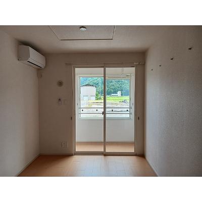 ウッド・ベル 102【管理NO：1-018240201-01020】 ★家具家電は申し込み後に搬入します★の物件写真2
