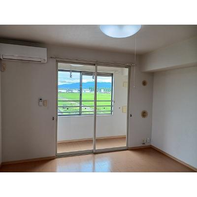 メルヴェイユ　Ⅲ 201【管理NO：1-015865901-02010】 ★家具家電は申し込み後に搬入しますの物件写真2