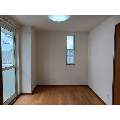 エスポアール・ハイム 201【管理NO：1-011039801-02010】 ★家具家電は申し込み後に搬入しますの物件写真2