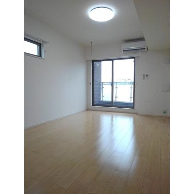 サラスバティ 301【管理NO：1-021580101-03010】 ★家具家電は申し込み後に搬入します 2026年09月中旬入居可能の物件写真2