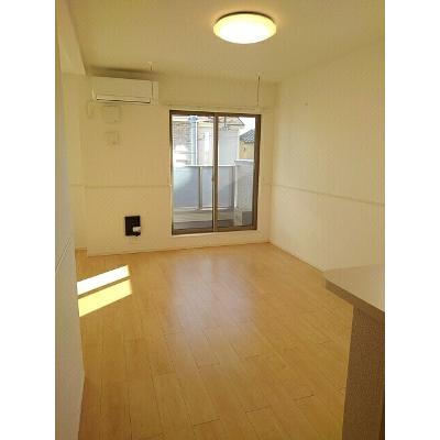 ノーブル 201【管理NO：1-025403301-02010】 ★家具家電は申し込み後に搬入します★の物件写真2
