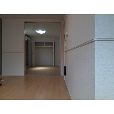 コンフォートアゼリア 103【管理NO：1-025504801-01030】 ★家具家電は申し込み後に搬入しますの物件写真2
