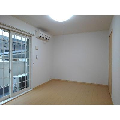 エスポワメゾン 104【管理NO：1-015650601-01040】 ★家具家電は申し込み後に搬入しますの物件写真2