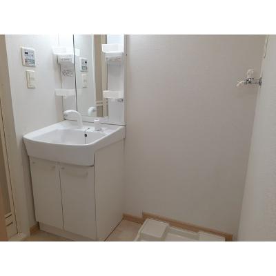 グランツ・フィオーレ 204【管理NO：1-015497901-02040】 ★家具家電は申し込み後に搬入します★の物件写真6