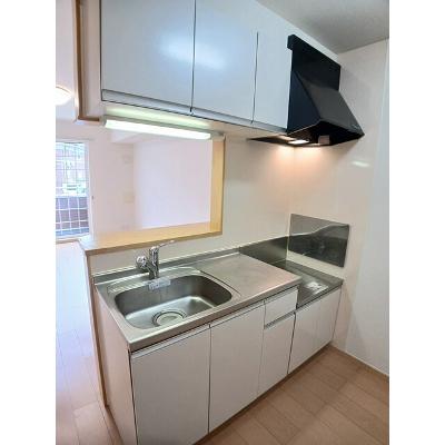 アイリス 103【管理NO：1-017036001-01030】 ★家具家電は申し込み後に搬入します★の物件写真3