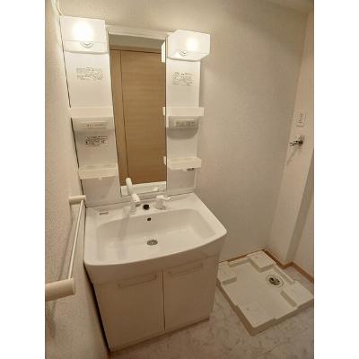 アイリス 103【管理NO：1-017036001-01030】 ★家具家電は申し込み後に搬入します★の物件写真6