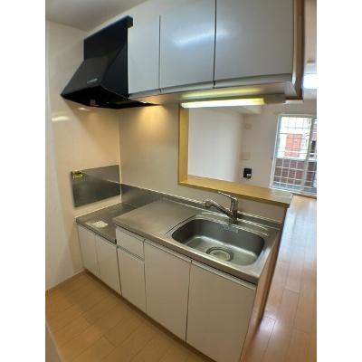 アイリス 102【管理NO：1-017036001-01020】 ★家具家電は申し込み後に搬入します★の物件写真3